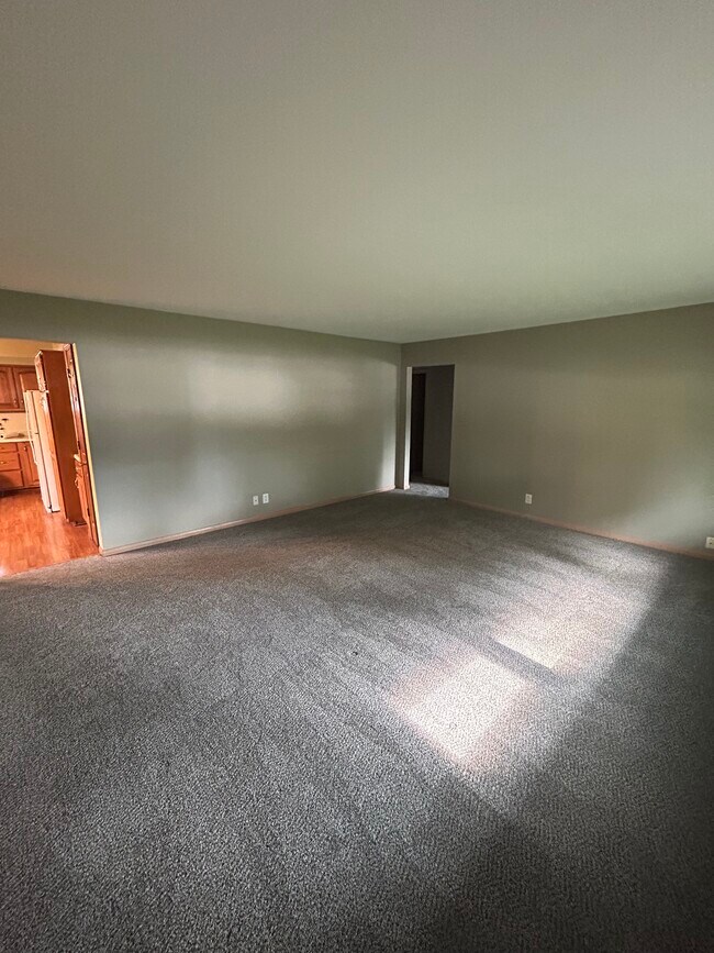 1317 N 116th St Unit 3 Beds 1.5 Baths - Lower Unit Duplex