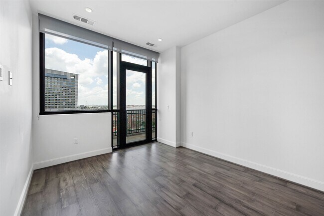 Photo - 1211 Caroline St Unit 1102
