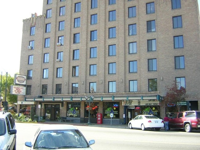 Cascadian Apartments