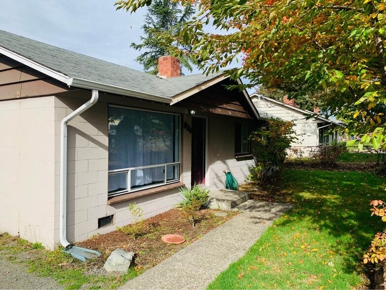 859 Pierce Ave NE