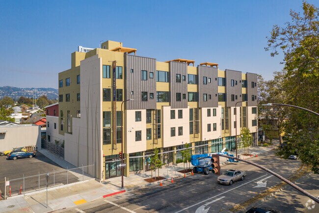 Bloom Berkeley - Bloom Berkeley Apartments