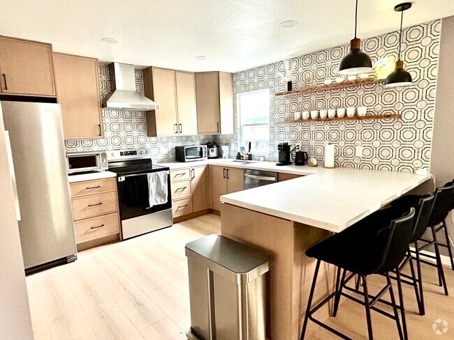 Building Photo - 720 Stannage Ave Unit B Rental