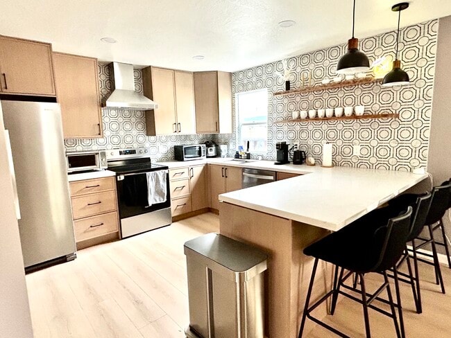 Building Photo - 720 Stannage Ave Unit B Rental