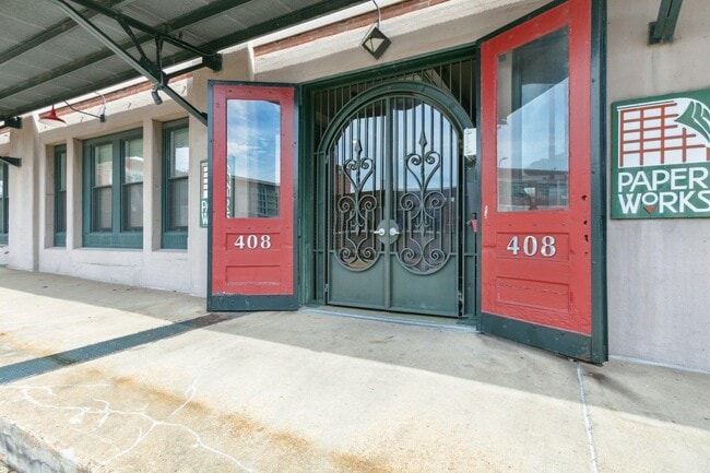 Photo - 408 S Front St