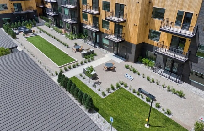 Photo - 375 Larkspur Ave