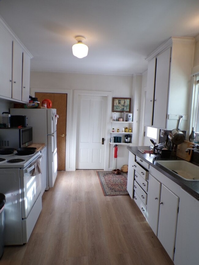 Photo - 84 College Ave Unit A