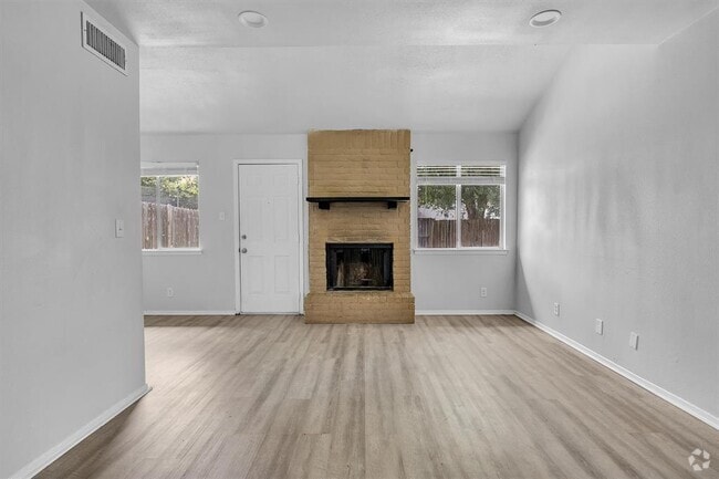 Building Photo - 2414 B Patrick Henry St Rental