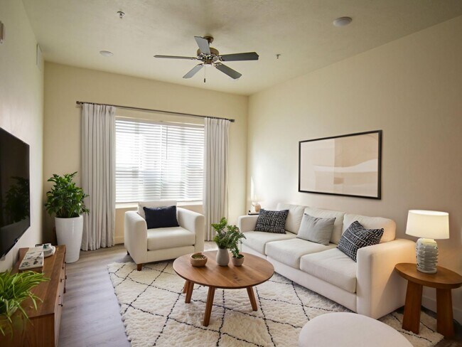 Photo - 7487 Geraint St