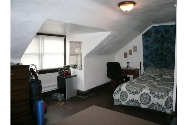 Photo - 154 Robinson St