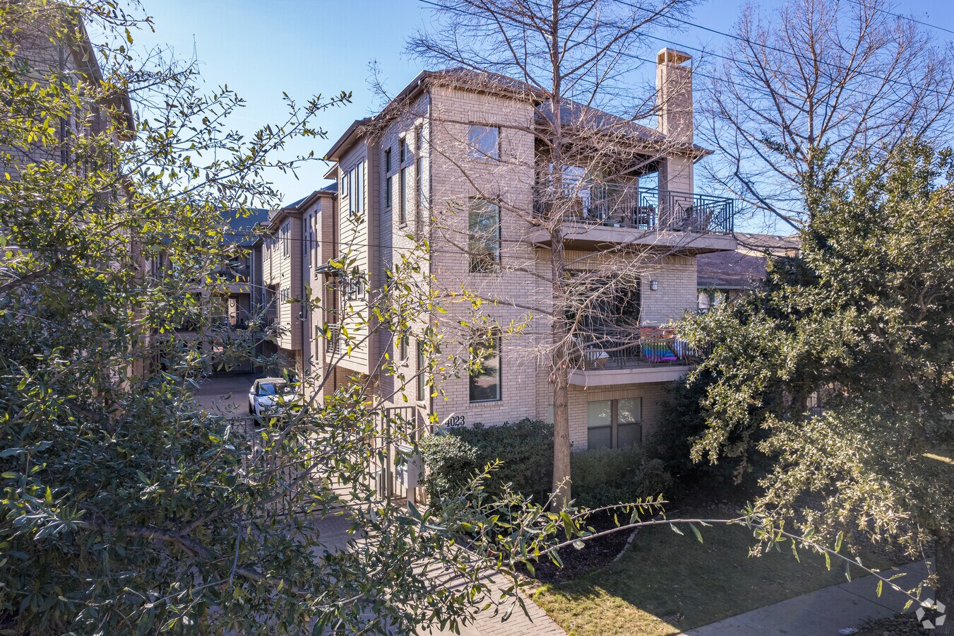 La Villa Apartments - La Villa Apartments