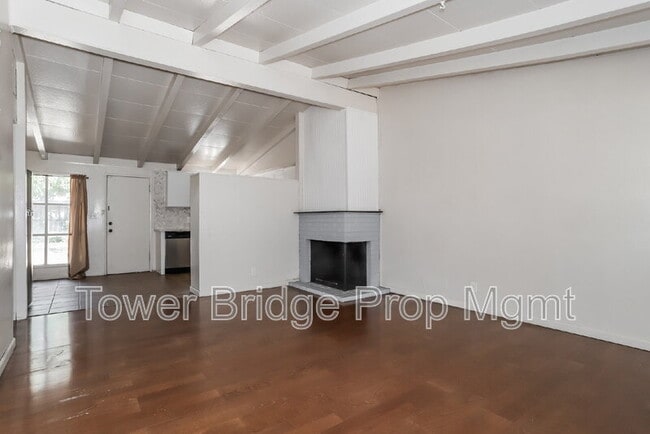 Photo - 5936 41st St