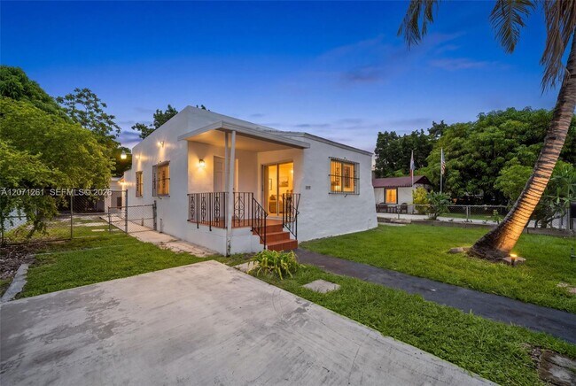 Building Photo - 1227 NW 27th St