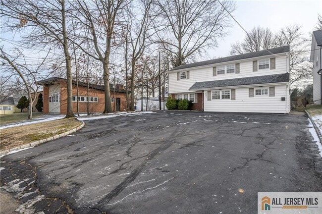 Photo - 691 Inman Ave