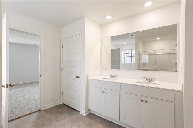 Photo - 6072 Knickerbocker St