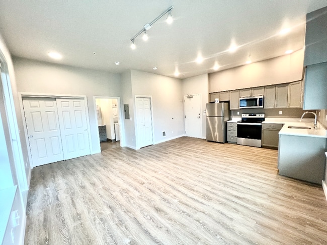 Photo - 2330 Yakima Ct Unidad B402