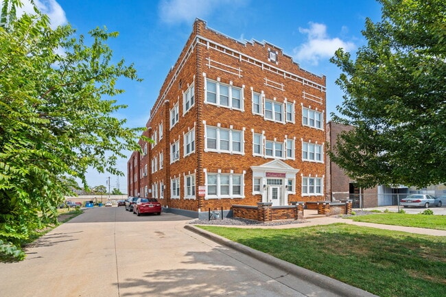 Photo - 527 E Walnut St Unit 203