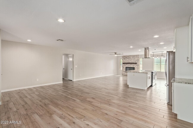 Photo - 4833 E Kathleen Rd