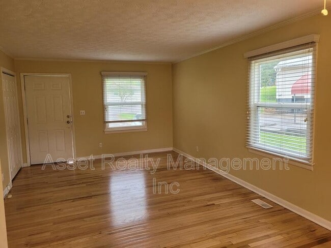 Photo - 101 Sheridan Cir