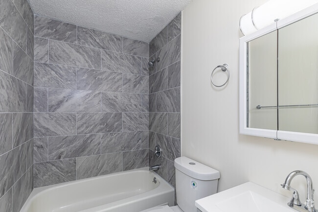 2BR, 1BA - Bathroom