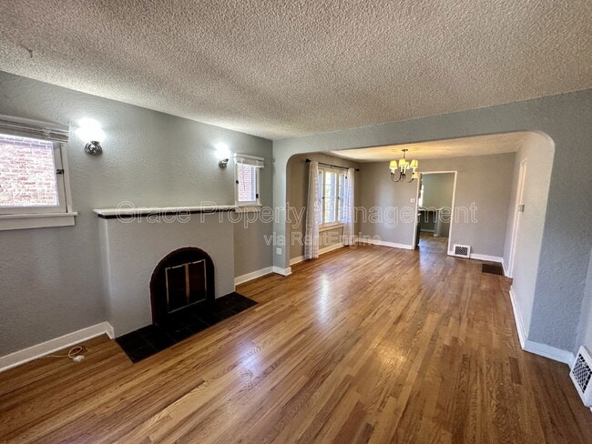 Photo - 4821 W 31st Ave