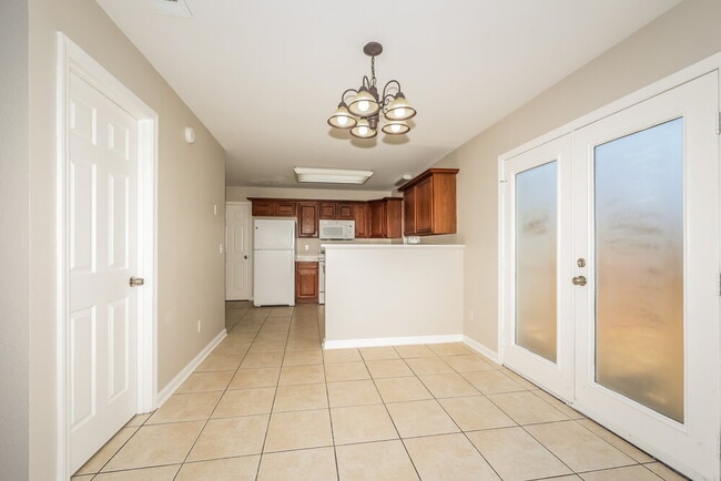 Photo - 1523 Waxman Dr