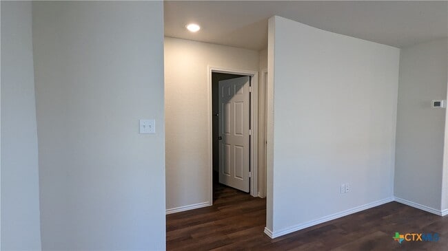 Photo - 521 Autumn Blaze