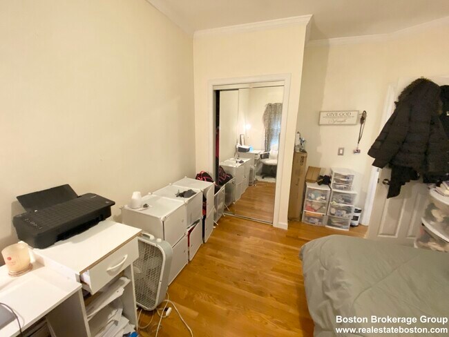 Photo - 174 Bolton St Unidad #3