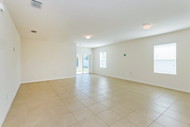 Photo - 713 SW 4th Terrace