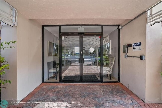 Photo - 3930 Oaks Clubhouse Dr Unidad 307