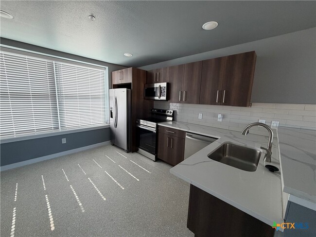 Photo - 103 E Central Ave