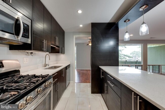 Building Photo - 7312 Donnell Pl