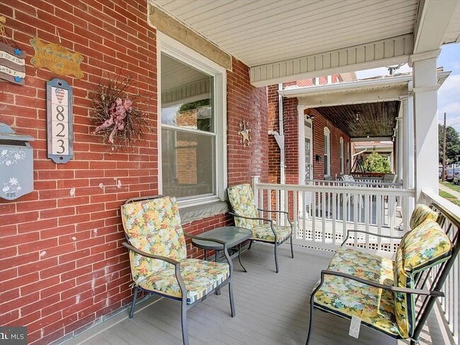 Photo - 823 Mulberry Ave