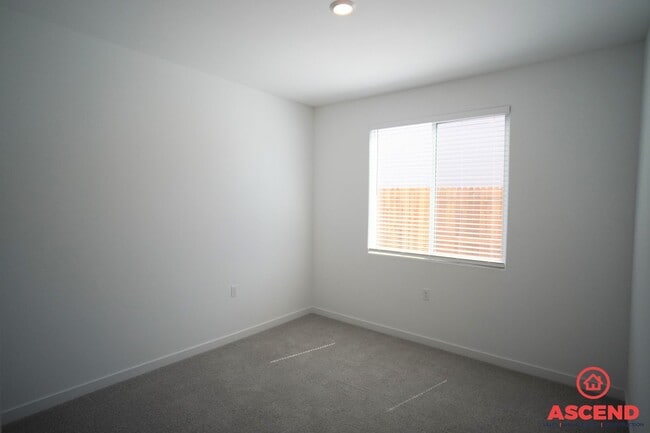 Photo - Beautiful New Home Off Gosford and McCutchen!