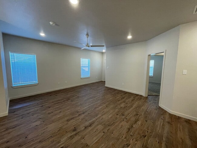 Photo - Luxury Townhome in Abbey Glen Community!