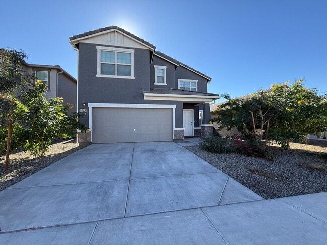 Photo - Spacious 5 bed 4.5 bath home in Florence, AZ!