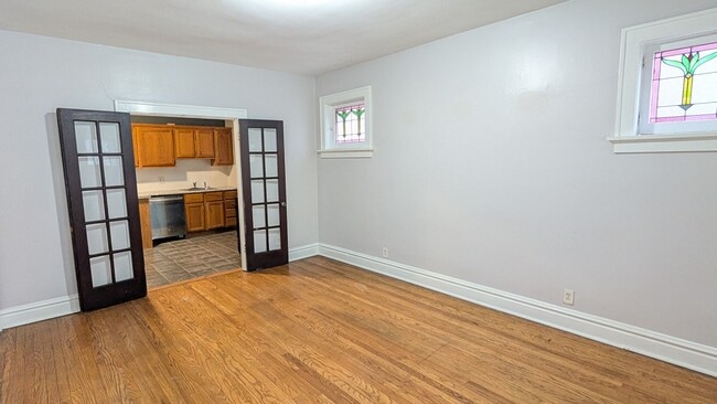 Building Photo - 5042 Mardel Ave Unit 5044 1F