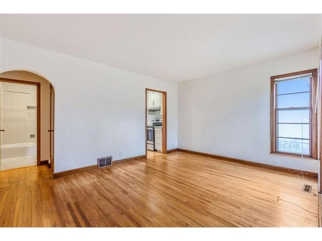 Photo - 5449 42nd Ave S