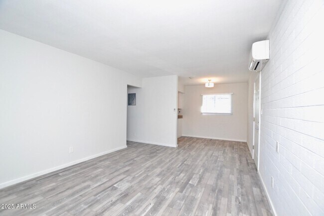 Photo - 44 E Roanoke Ave Unit 8