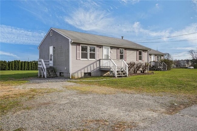 Photo - 357-357 Bristol Ferry Rd Unit 1