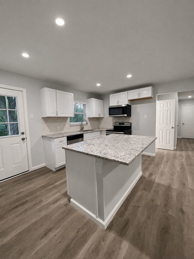 Photo - 2811 Tisinger Ave