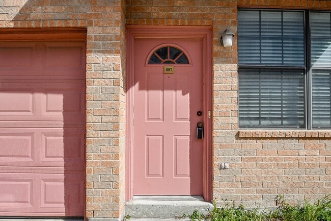 Photo - 9400 Bellaire Blvd Unit 607