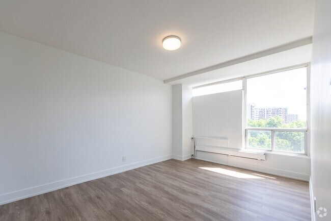 2BR, 1BA - Bedroom - 31-35 St. Dennis Drive