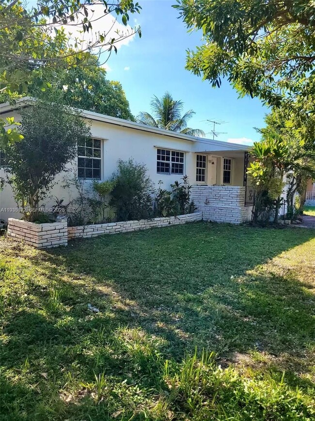 Photo - 15800 NE 15th Ave