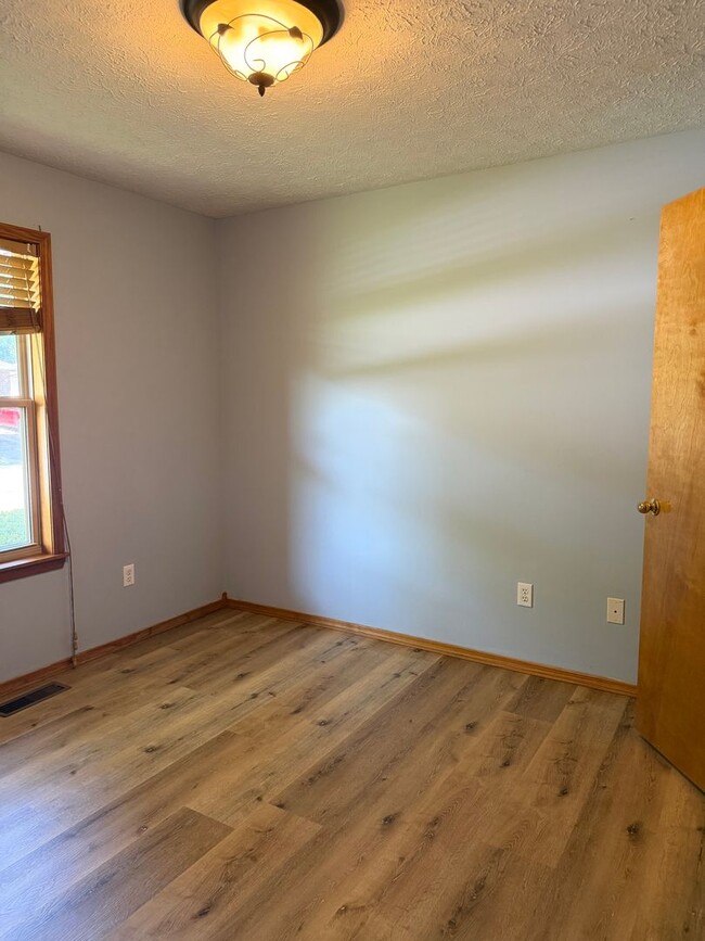 Photo - 307 E Pintail Dr