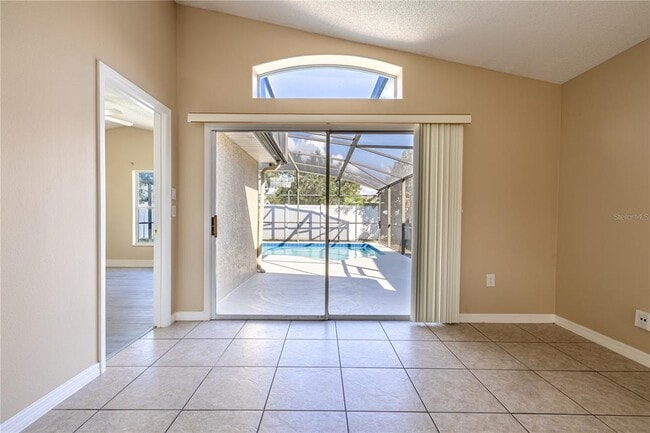 Photo - 13237 Greenpointe Dr