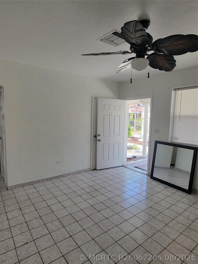 Photo - 1822 Johnson St