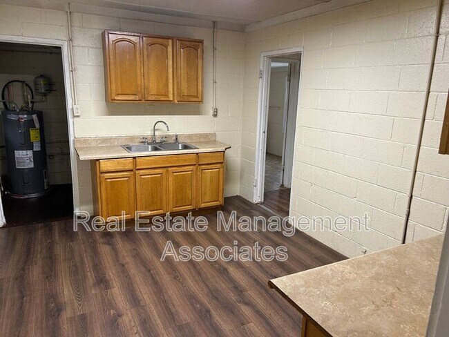 Photo - 909 Cleveland St
