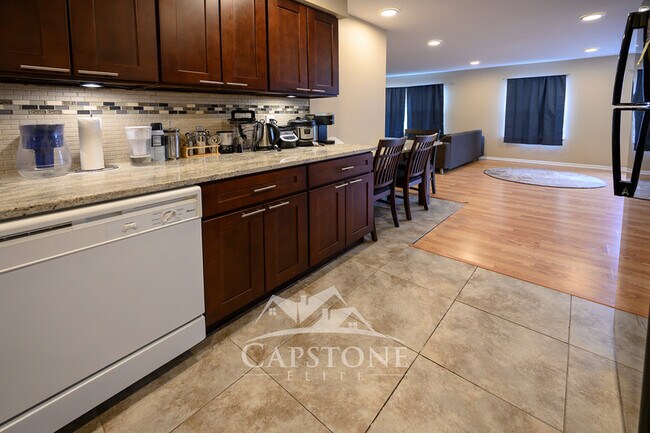 Photo - 12 Colgate Dr