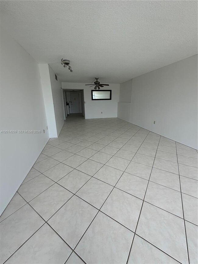 Photo - 20100 W Country Club Dr Unit 1606