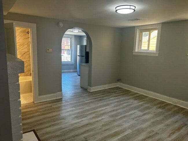 Building Photo - 1811 Jancey St Unit Apt 3